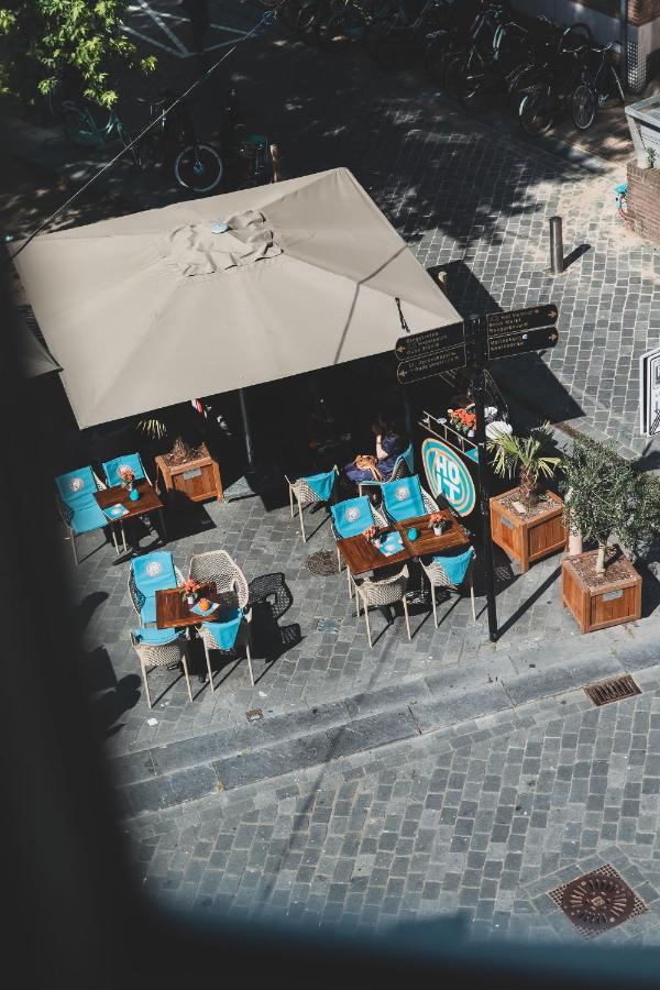 Holt Hotel *